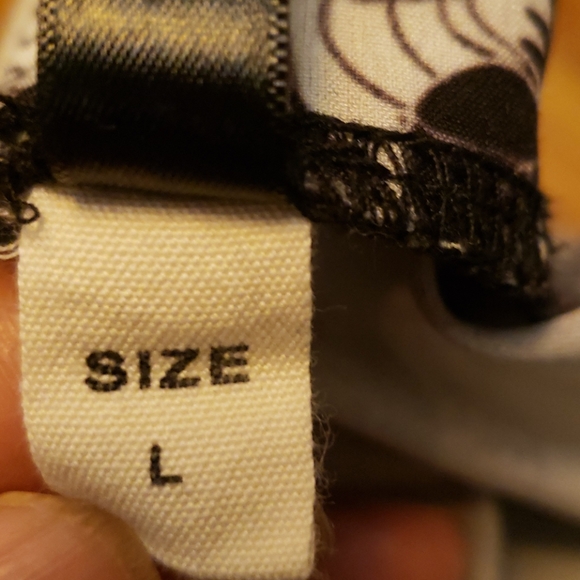 MEN'S BLACK FLORAL PANCHO SIZE LARGE - Picture 13 of 13